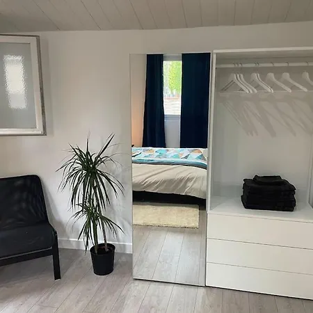 Maison Paisible, Elegante Cdg Jo Holiday home *